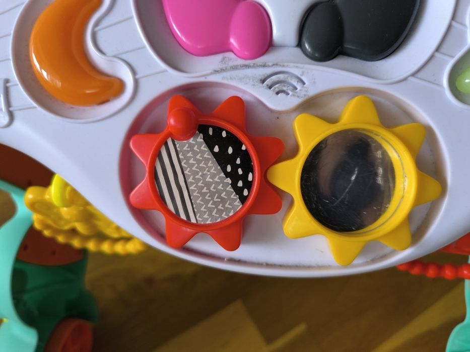 Antemergator -centru de activități grow with me