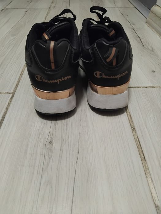 Маратонки  много запазени