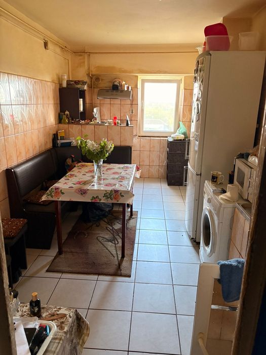 Apartament de vânzare, 4 camere decomandat