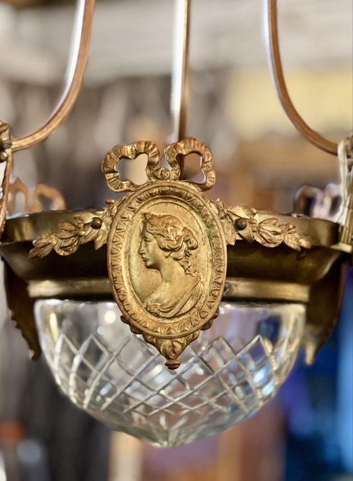 Lustră veche stil Ludovic *** vintage / antic / vechi / retro ***