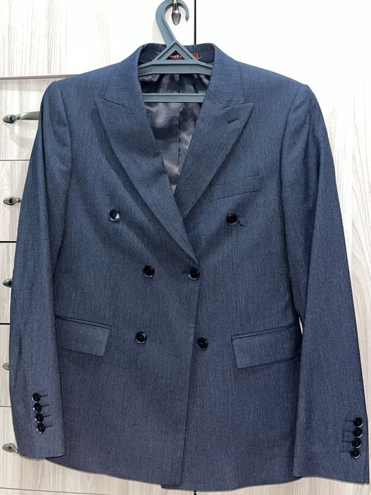 Костюм тройка новый