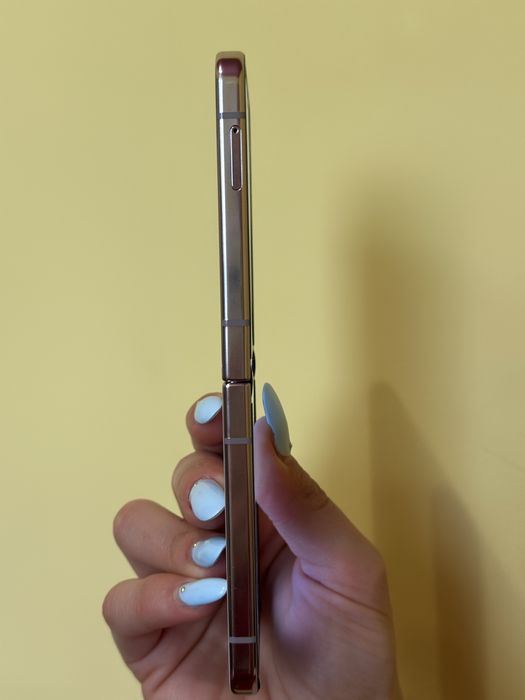 Samsung Galaxy Z flip 5 256GB Purple