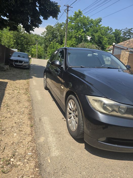 E - 90 / 2006 Mașina funcționează impecabil.