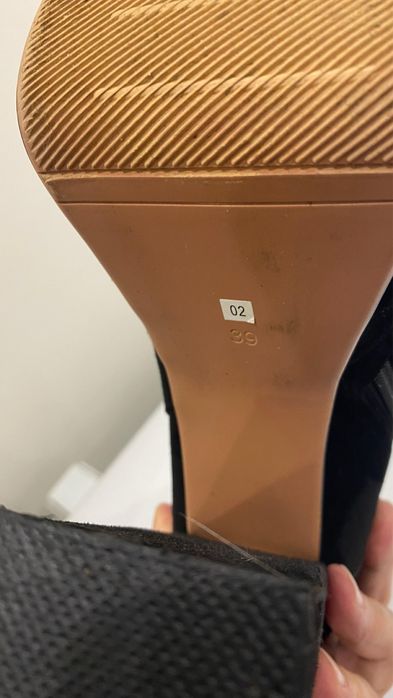 Очень красивые полусапожки.