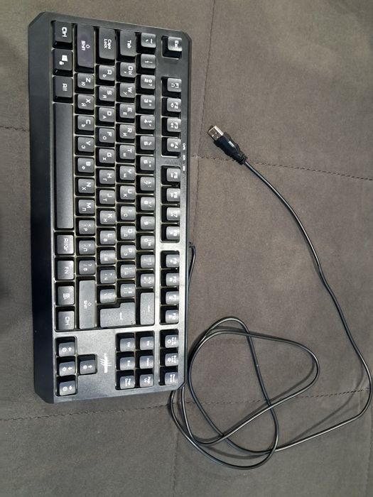 Здравейте, продавам клавиатура URAGE