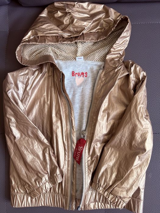 Фирменная верхняя одежда на девочку