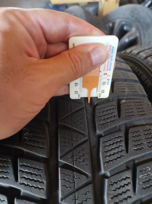 215/45/18 Falken
