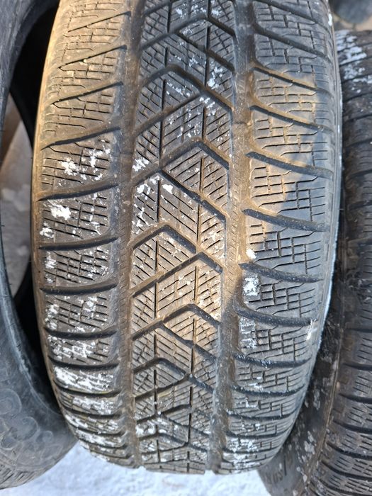 Продам шины. 235/60/19 пирелли