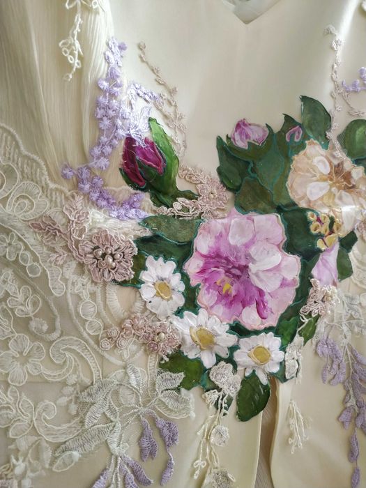 Vând rochie de mireasă, model unicat, pictată manual