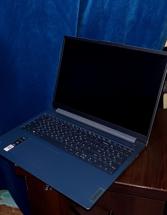 Lenovo ноутбук сотилади