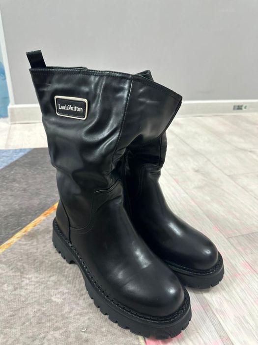 Женская обувь очень хорошо