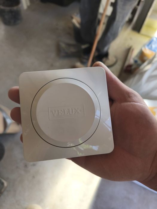 Velux integra cu senzor ploaie
