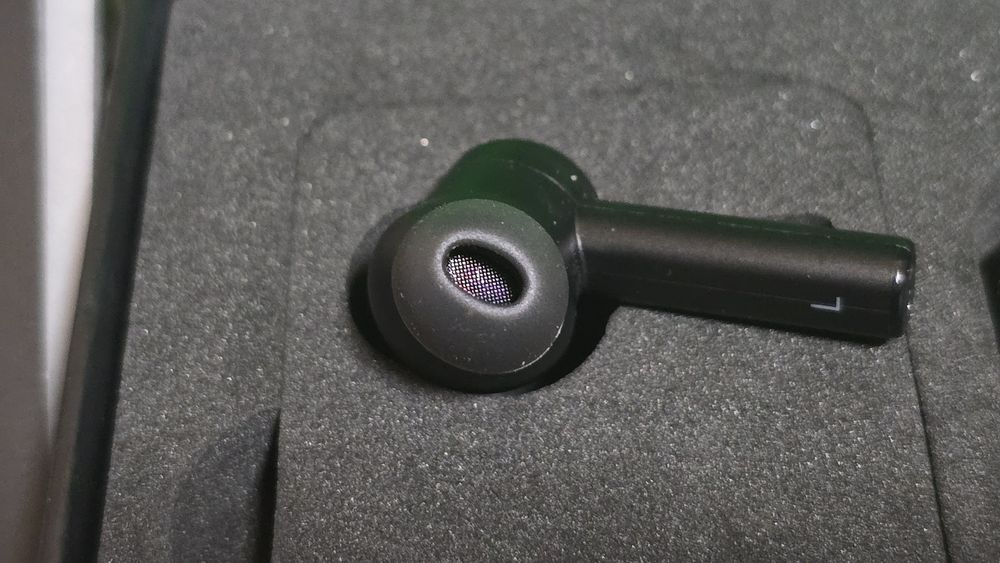 Геймърски безжични слушалки Razer Hammerhead True Wireless Pro