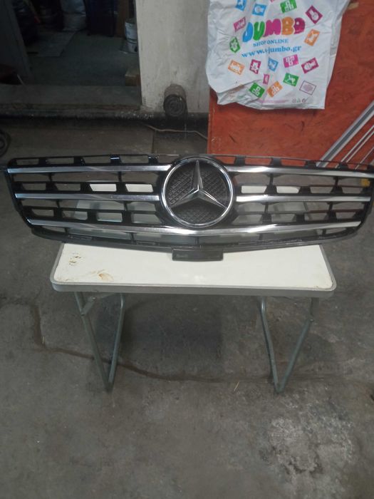 Оригинална решетка за Мерцедес МЛ 166  220 лева