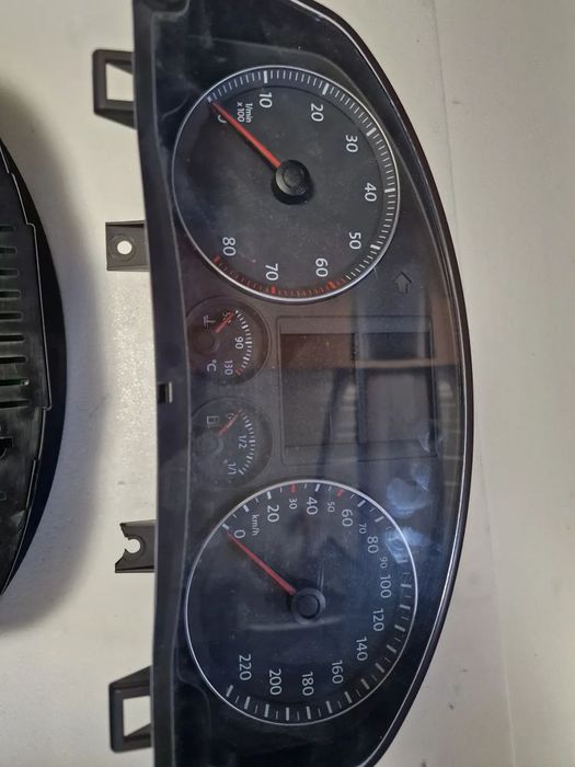 Ceasuri bord vw golf 5 motor 1,4benzina 1,6 benzina maxidot/minidot