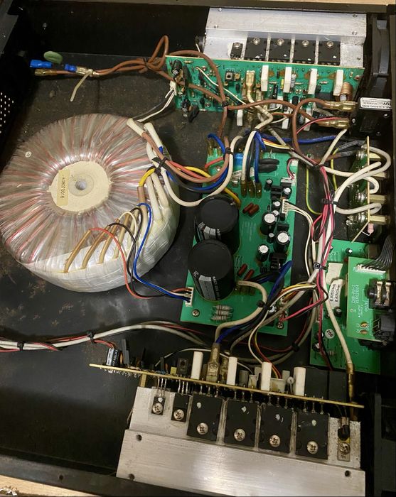 усилвател SAMSON  pg 2200