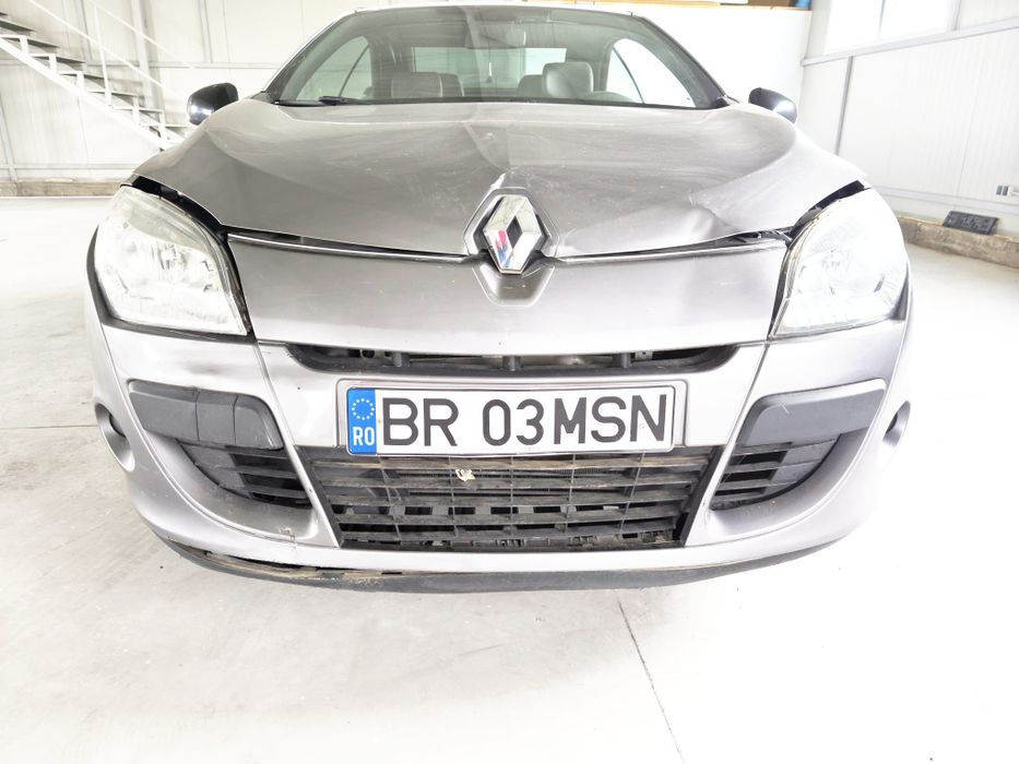 Renault Megane 3impecabil este lovit  2012 .