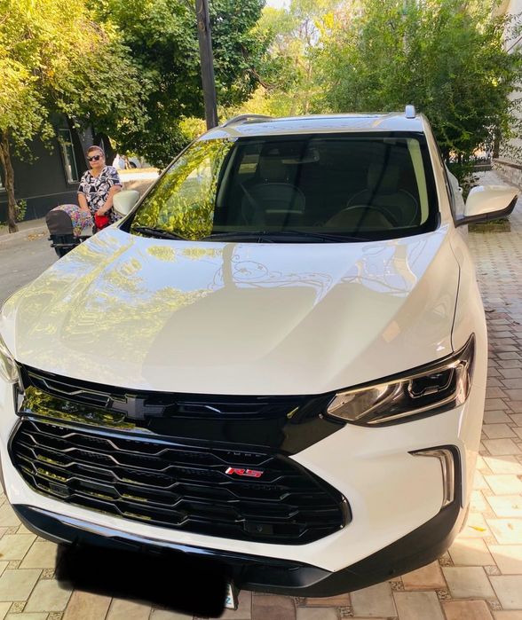 Продаю свой Chevrolet Tracker premier plus 2025 года 25.000км.