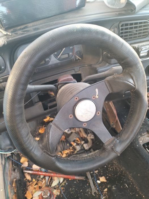 Продам дверь водительскую Volkswagen Vento