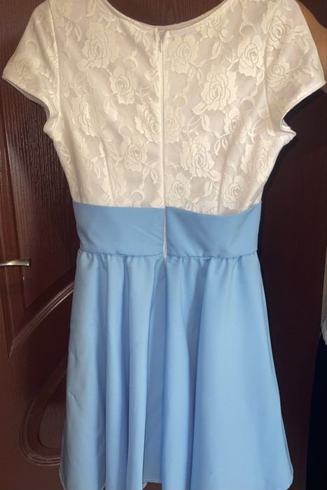 Елегантна дамска рокля