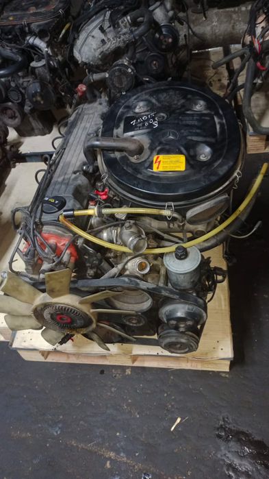 Мерседес 124 Мерседес 210 двигателя каробки.