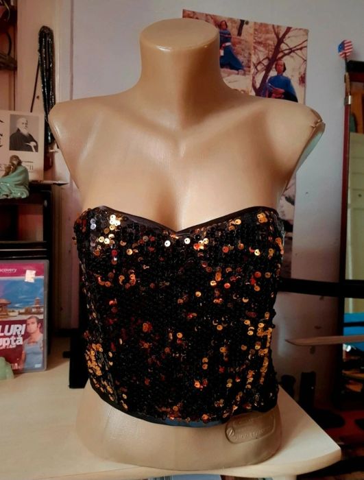 Top cu paiete, corset nou