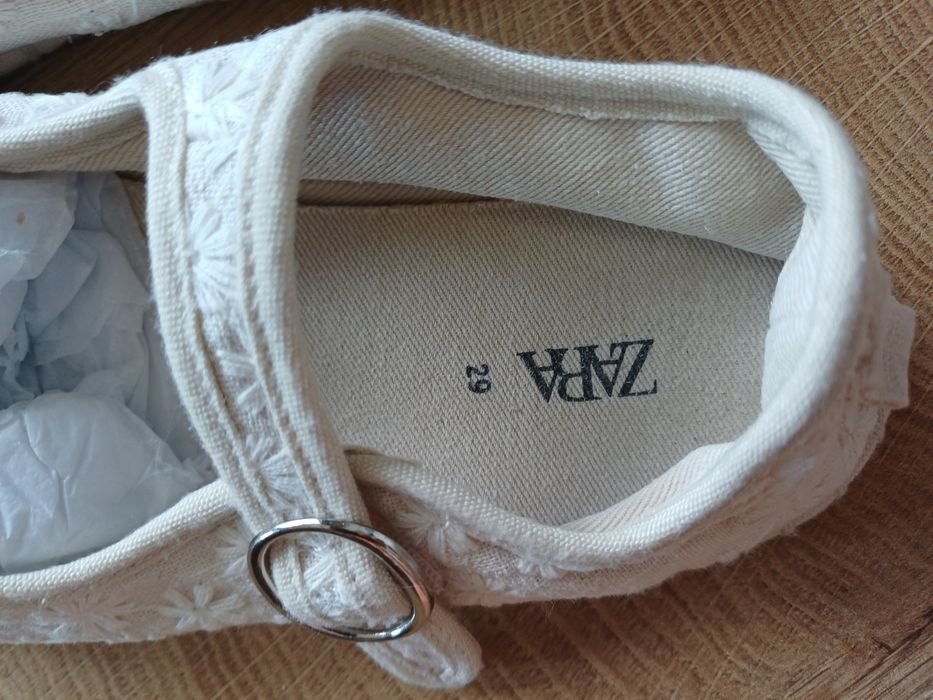 Детски сандали Crocsи пантофи Zara бежово 28/29 размер