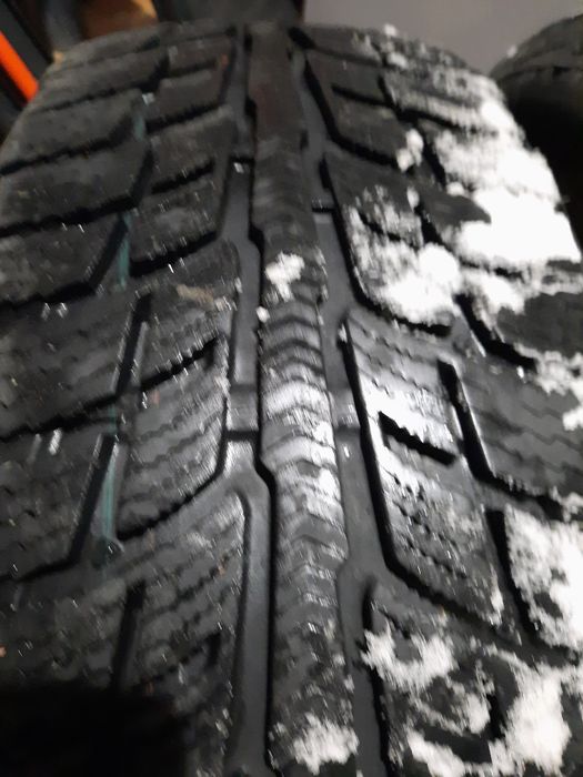 Продам зимнию резину R16