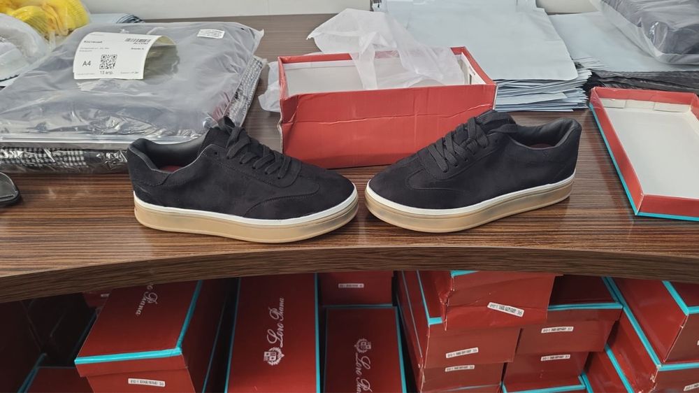 Обувь кеды новые, черные