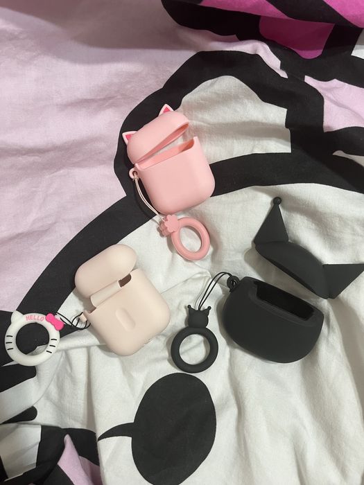Чехлы на AirPods 1/2 поколения с hello kitty
