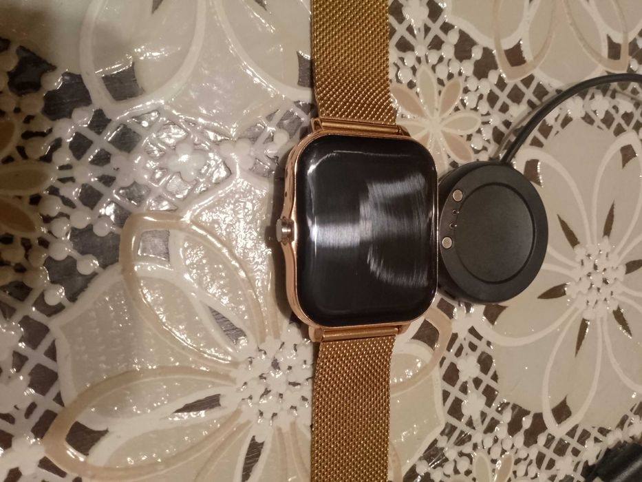 Продавам смарт часовник PROFIT