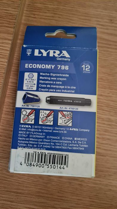 Set 12 creioane cerate Lyra