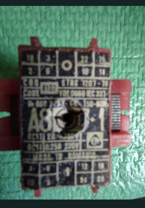 Contactor, intreruptor cu releu pentru curenti mari.