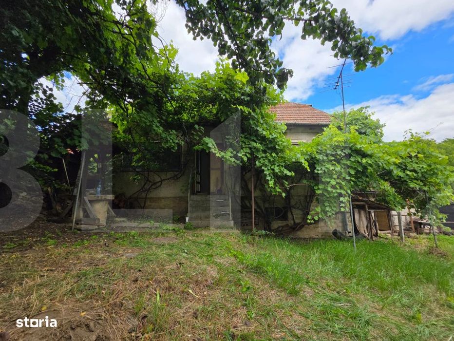 Casa traditionala din caramida in satul Anghelus