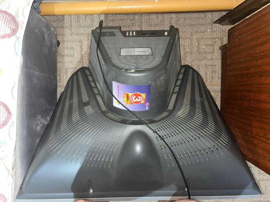 Отдам даром телевизоры