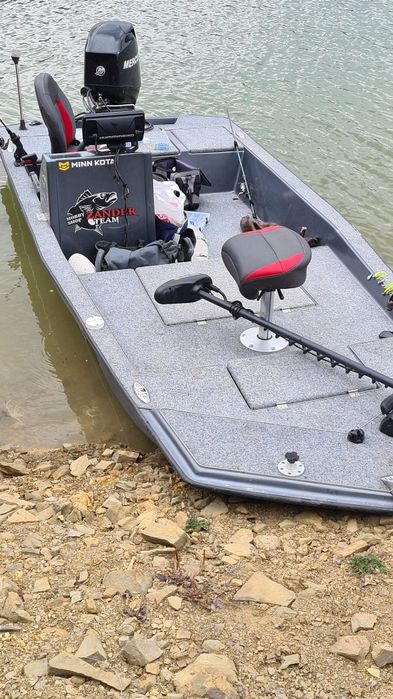 Barca pescuit HirosHY470