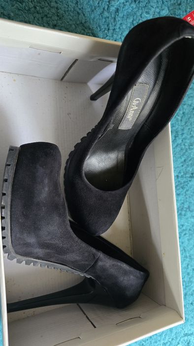 Обувки GiAnni с висок ток