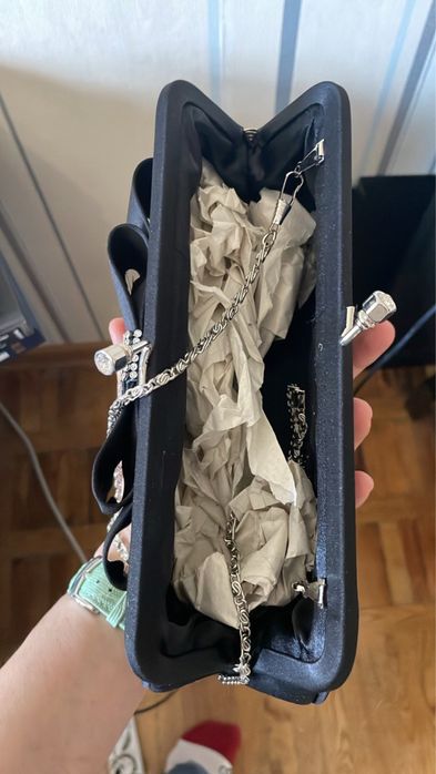 Продам сумочку клатч из атласа