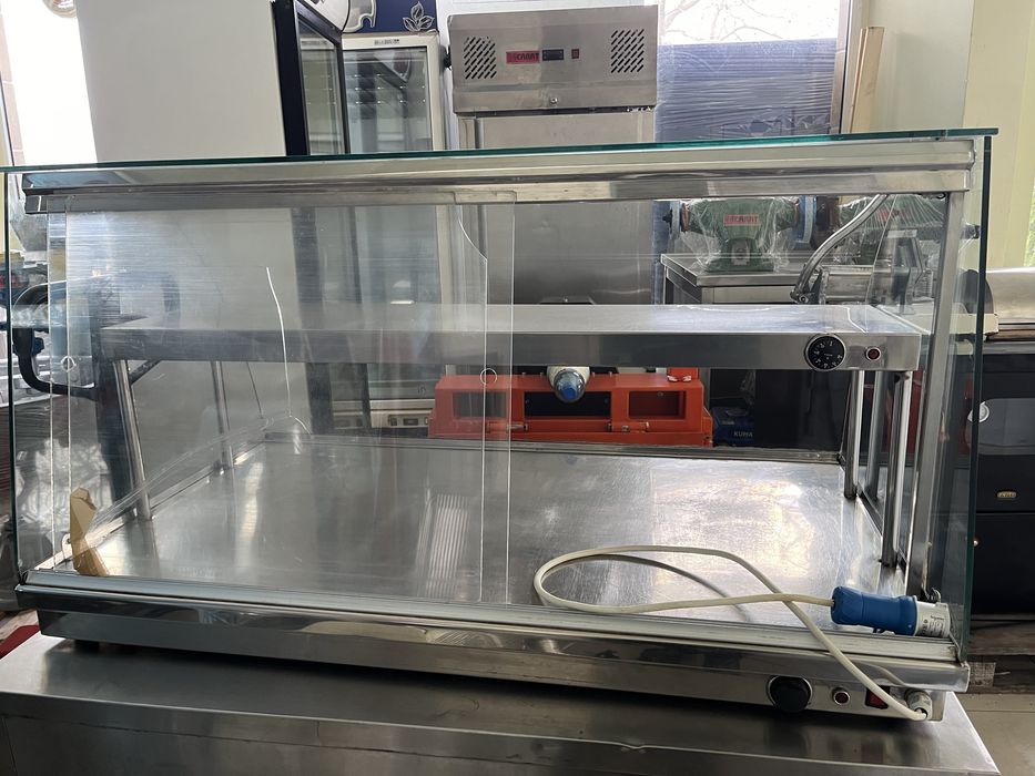 Топла витрина топла