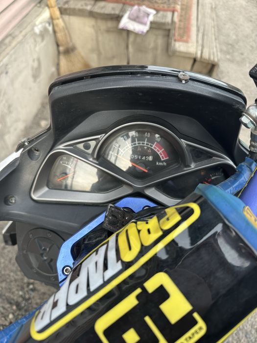 Мопед макси скутер