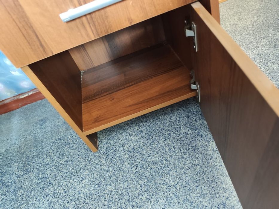 Стол компьютерный