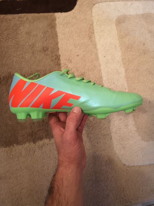 Vând ghete de fotbal Nike Mercurial în stare foarte bună