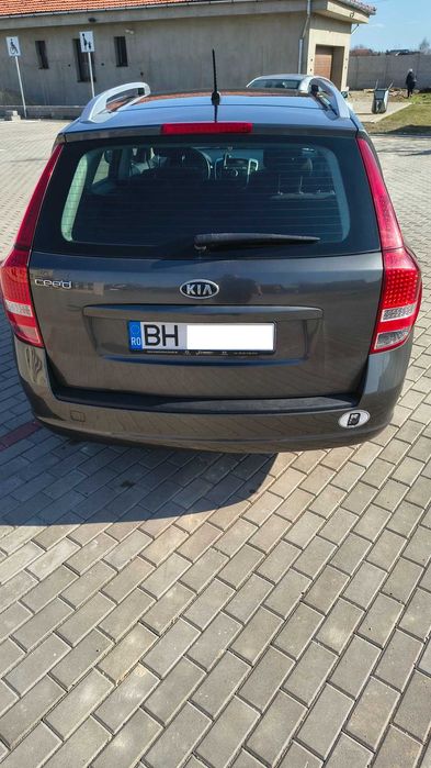 Kia Ceed SW - 1.4 Benzină  – stare foarte bună, bine întreținută