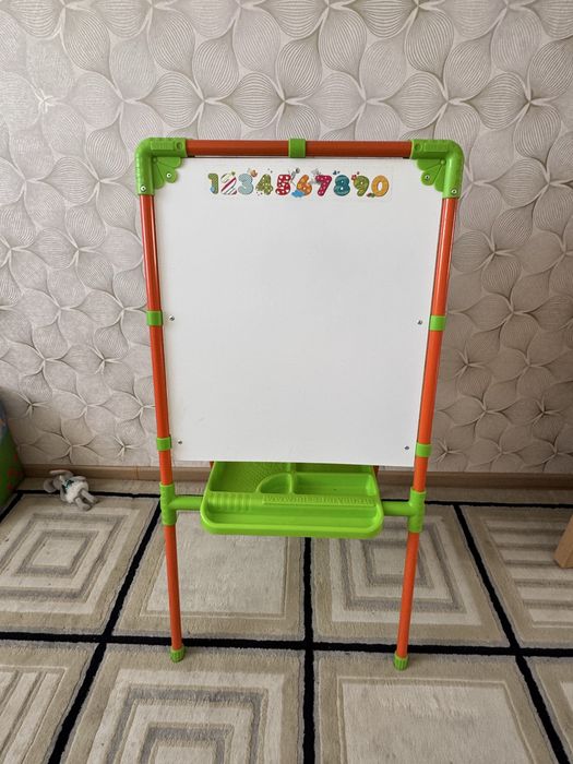 Продам детскую доску для рисования и обучения