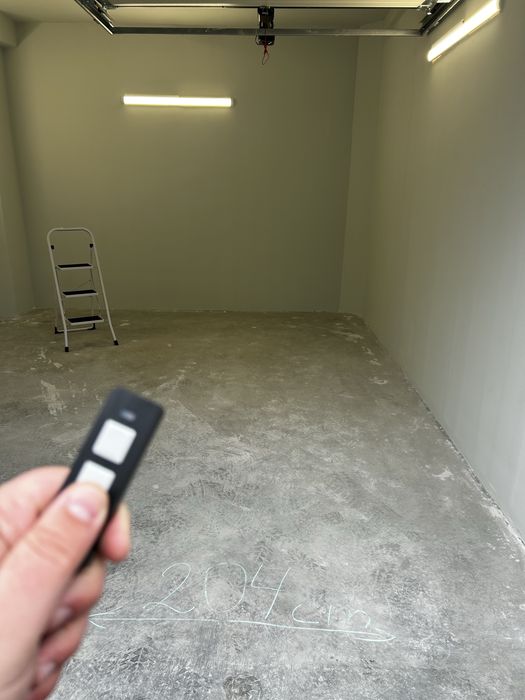 Гараж под наем – нов, партер, ток и дистанционно, Русе център