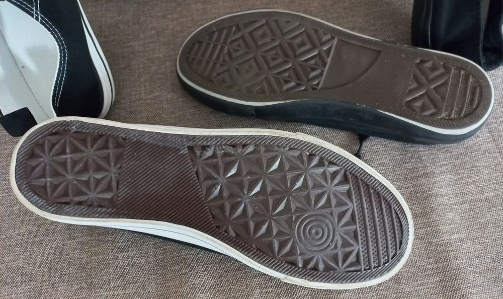 Два чифта нови детски гуменки