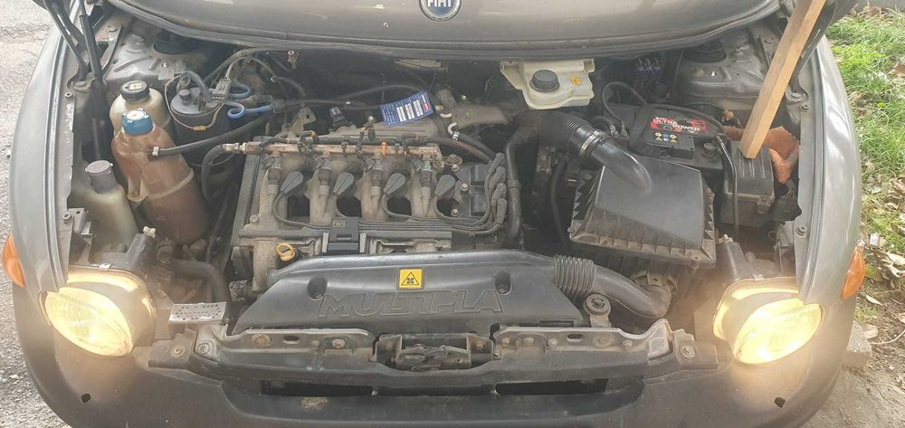 Fiat Multipla din 2000, motor 1600 benzină, 6 locuri, înmatriculată
