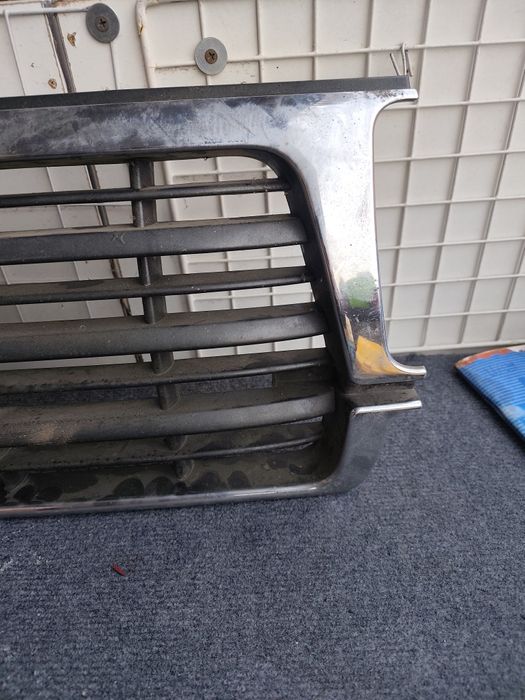Решетка радиатора Toyota Land Cruiser 80 (Оригинал)