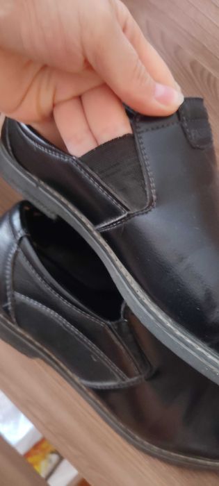 Продам школьные туфли на подростка