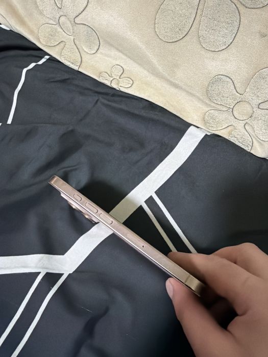 Продам айфон 16 про 256 GB